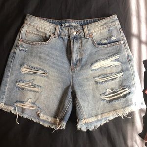 Wild fable distressed mom shorts. Size 4